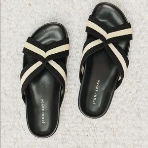 Jennikayne Crossover Sandals Size 8 (38)